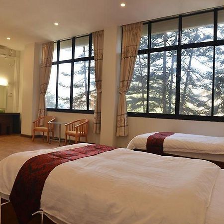 Hotel Myitkyinā Екстериор снимка