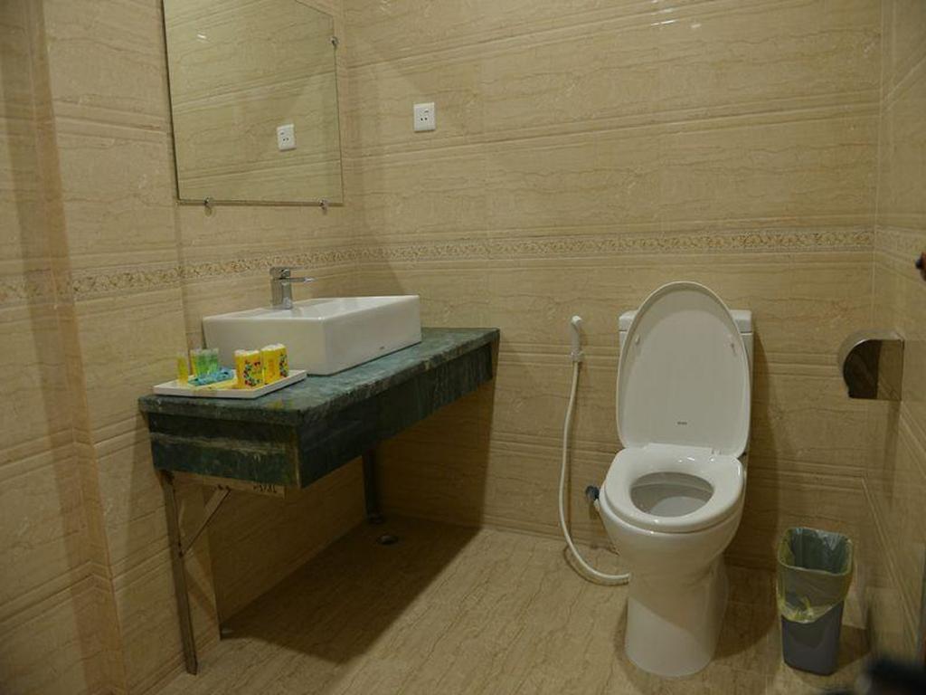 Hotel Myitkyinā Екстериор снимка