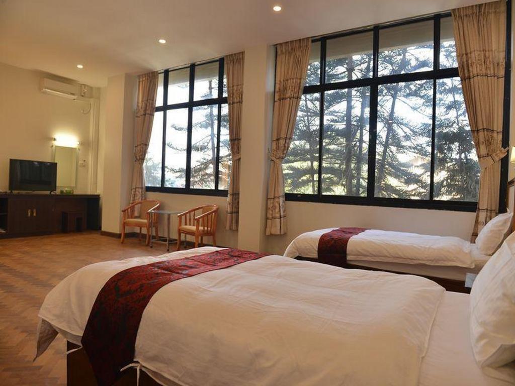 Hotel Myitkyinā Екстериор снимка
