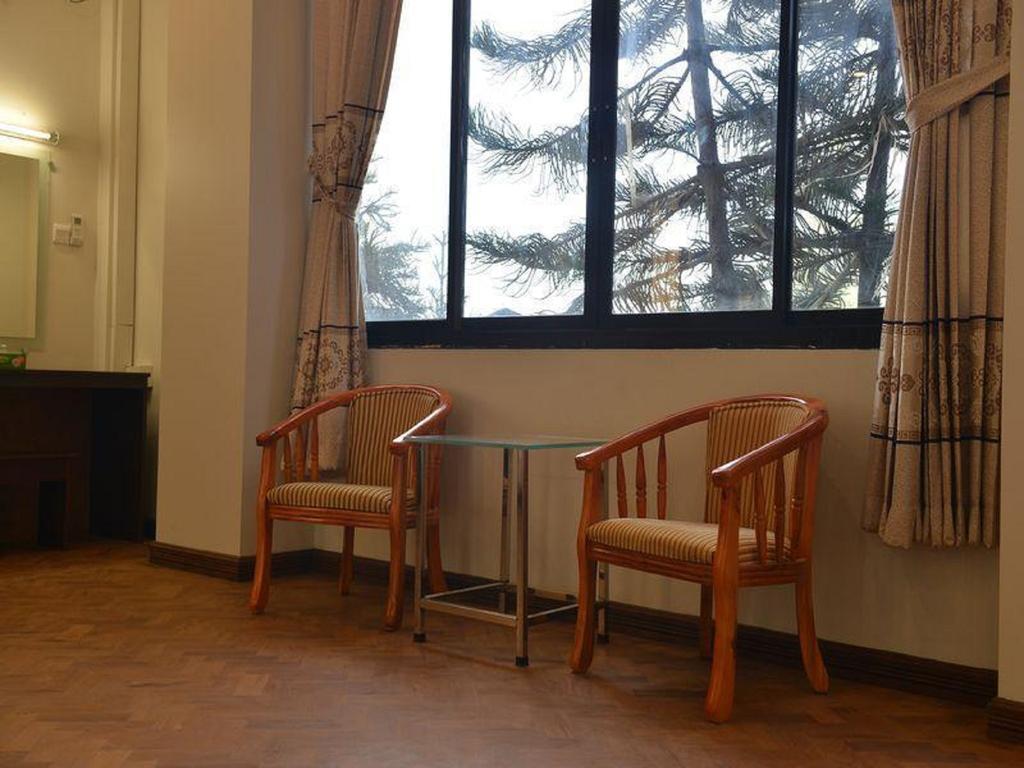 Hotel Myitkyinā Екстериор снимка