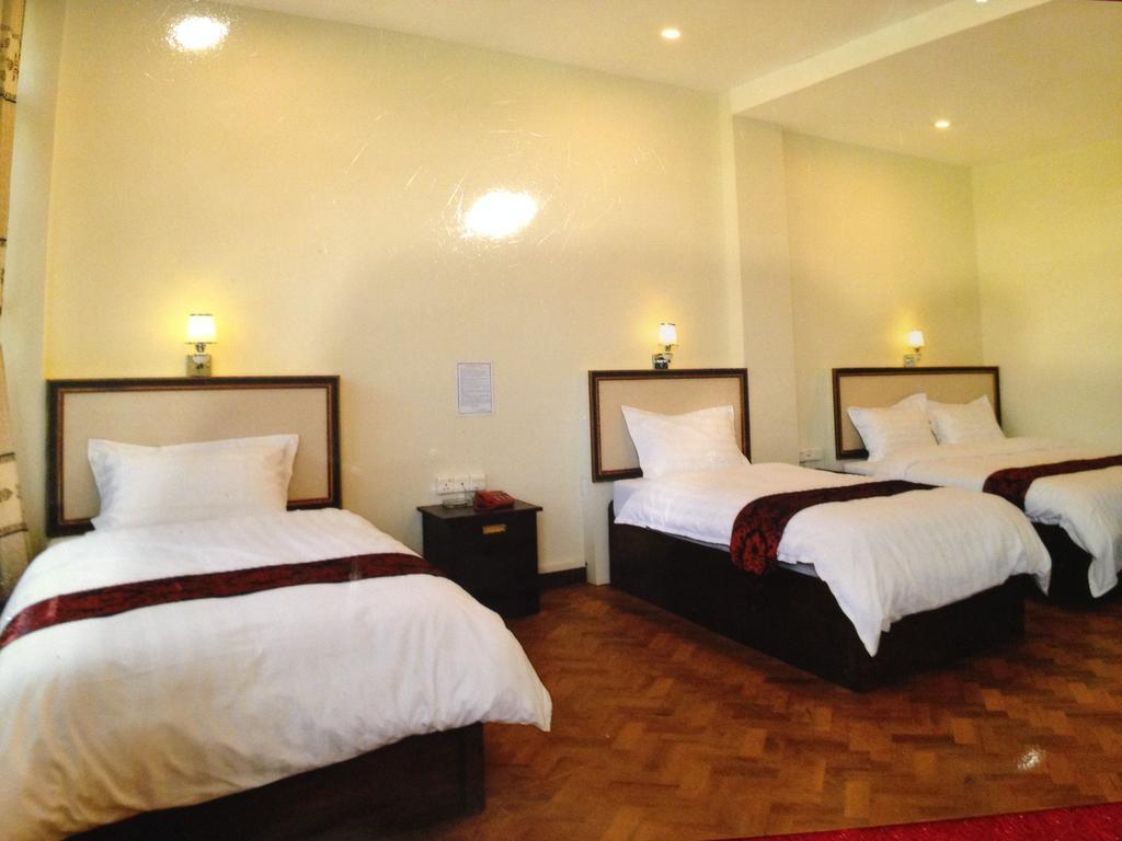 Hotel Myitkyinā Стая снимка