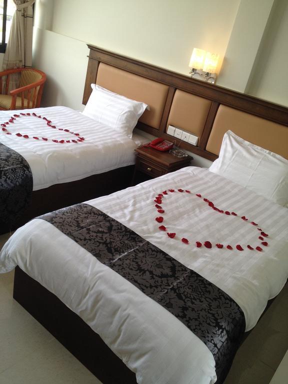 Hotel Myitkyinā Стая снимка