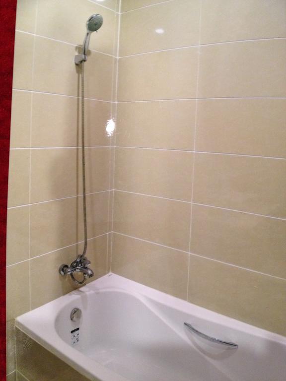 Hotel Myitkyinā Екстериор снимка