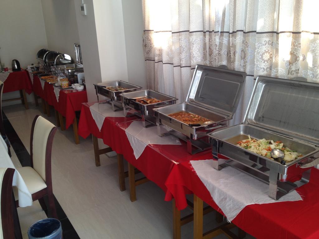 Hotel Myitkyinā Екстериор снимка