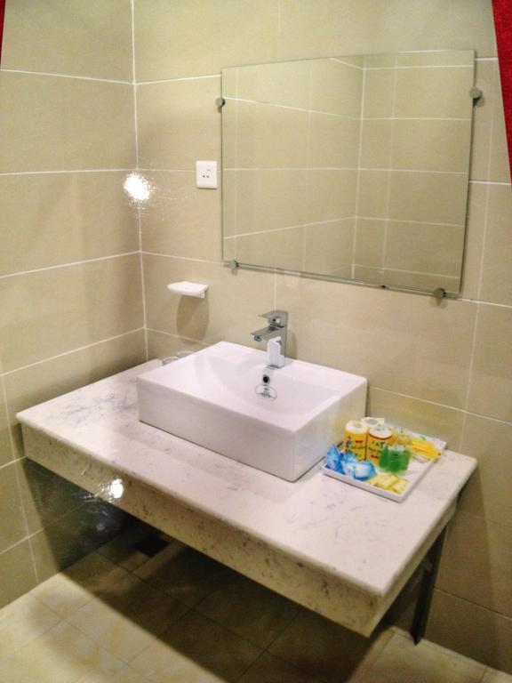 Hotel Myitkyinā Стая снимка