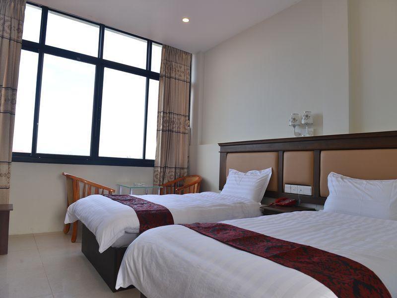 Hotel Myitkyinā Екстериор снимка