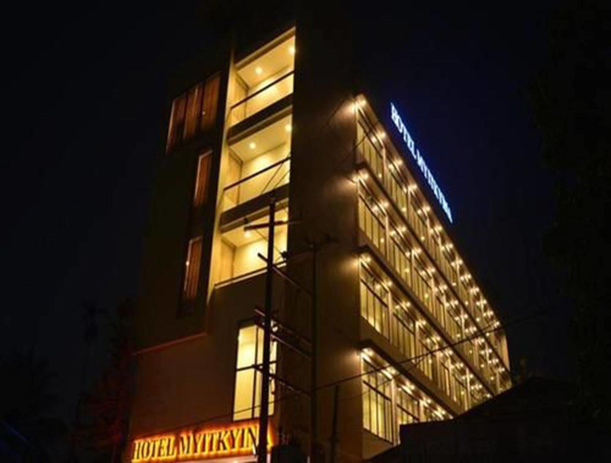 Hotel Myitkyinā Екстериор снимка