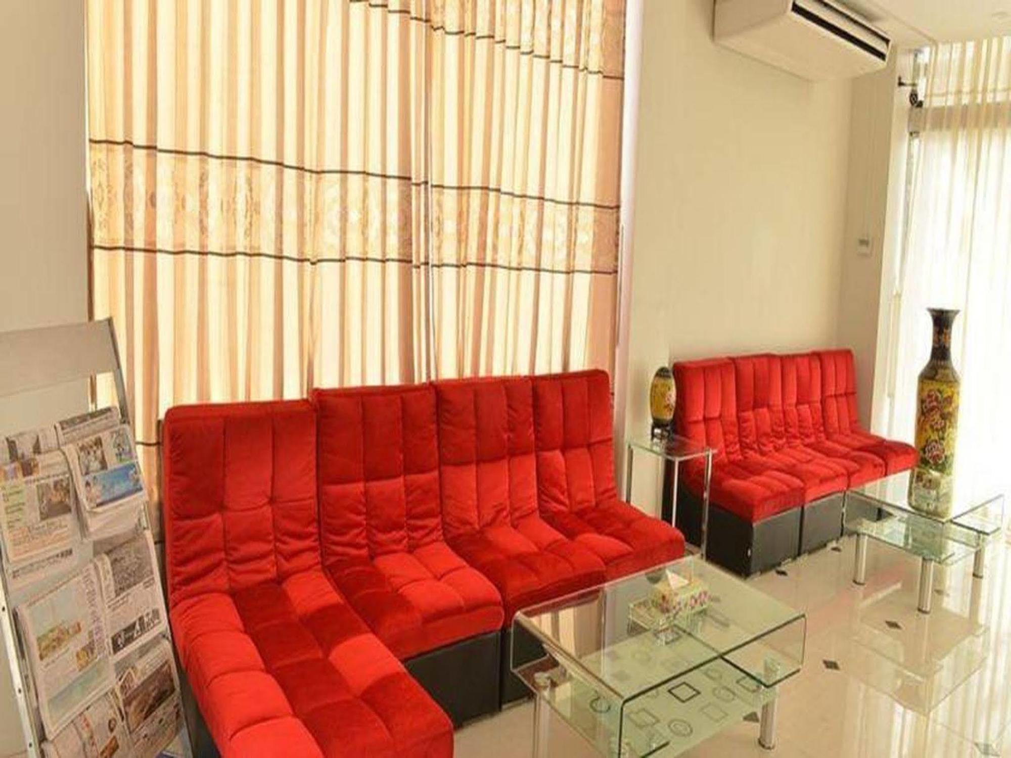 Hotel Myitkyinā Екстериор снимка
